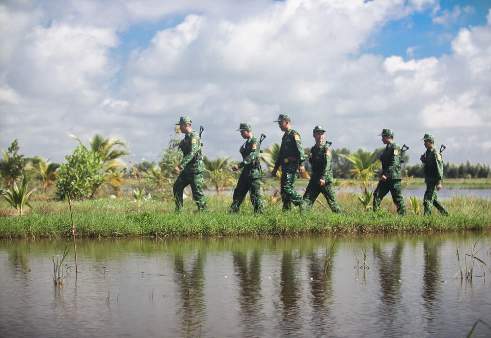 Giữ vững biên cương 1.jpg