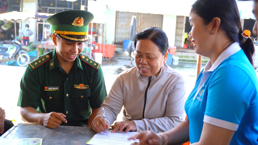 Tiếng loa Biên phòng 1.jpg