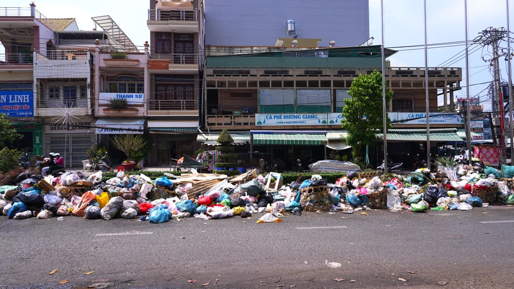 rác sinh hoạt 1.JPG