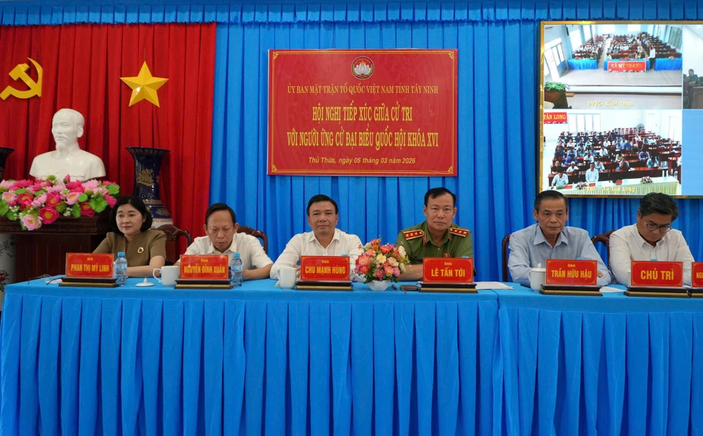 Thượng tướng Lê Tấn Tới 2.jpg