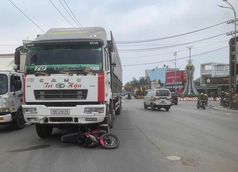 nữ sinh 16 tuổi 3.jpg