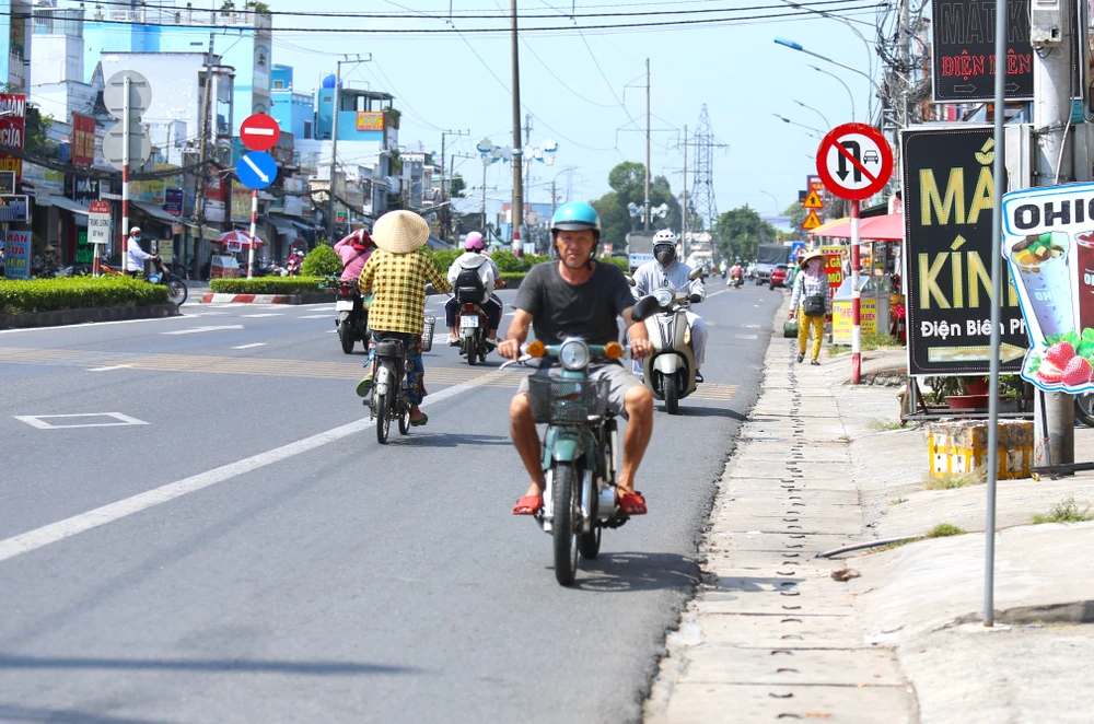 Đi ngược chiều 9.JPG