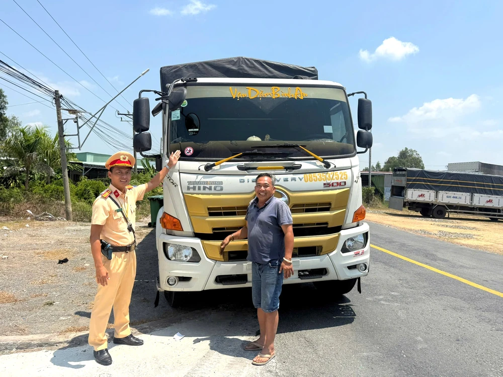 Cảnh sát giao thông 3.jpg