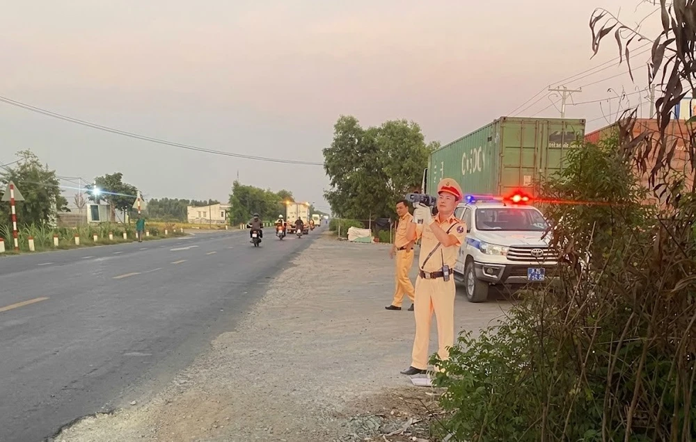 Cảnh sát giao thông 4.jpg