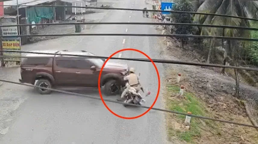 Tông xe CSGT (2).jpg