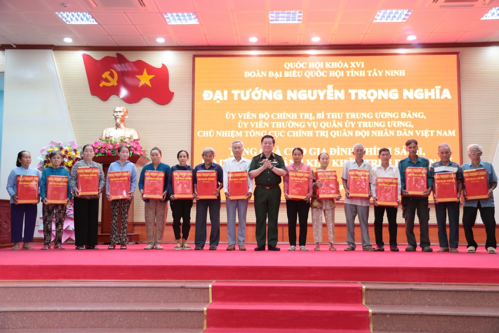 Đại tướng Nguyễn Trọng Nghĩa (4).jpg