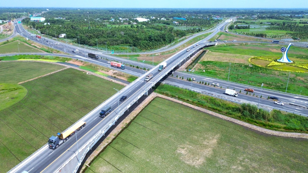 Mở rộng cao tốc 23.JPG
