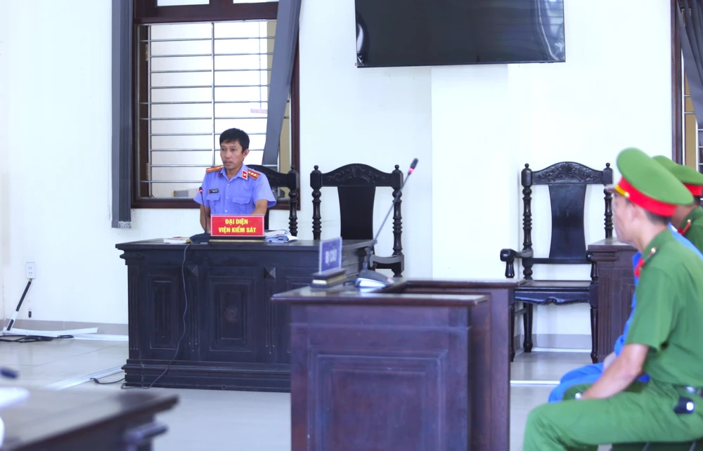cướp tiệm vàng 2.JPG