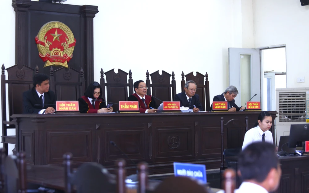 cướp tiệm vàng 3.JPG