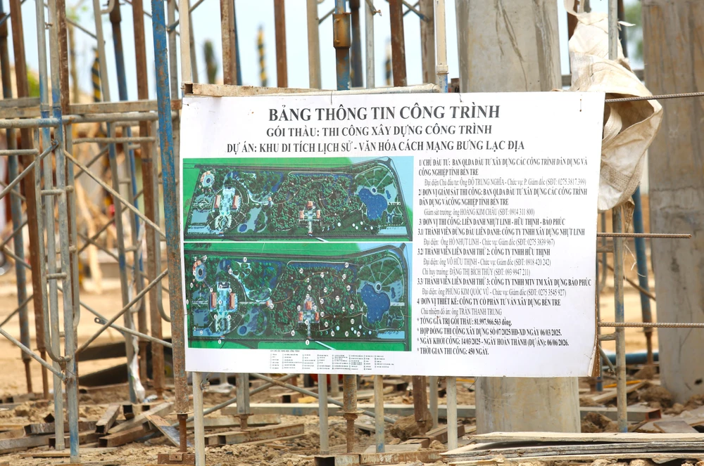 Hồ nước ngọc Lạc Địa 14.JPG