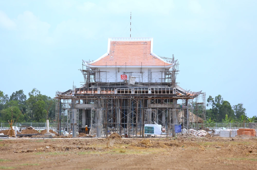 Hồ nước ngọc Lạc Địa 18.JPG