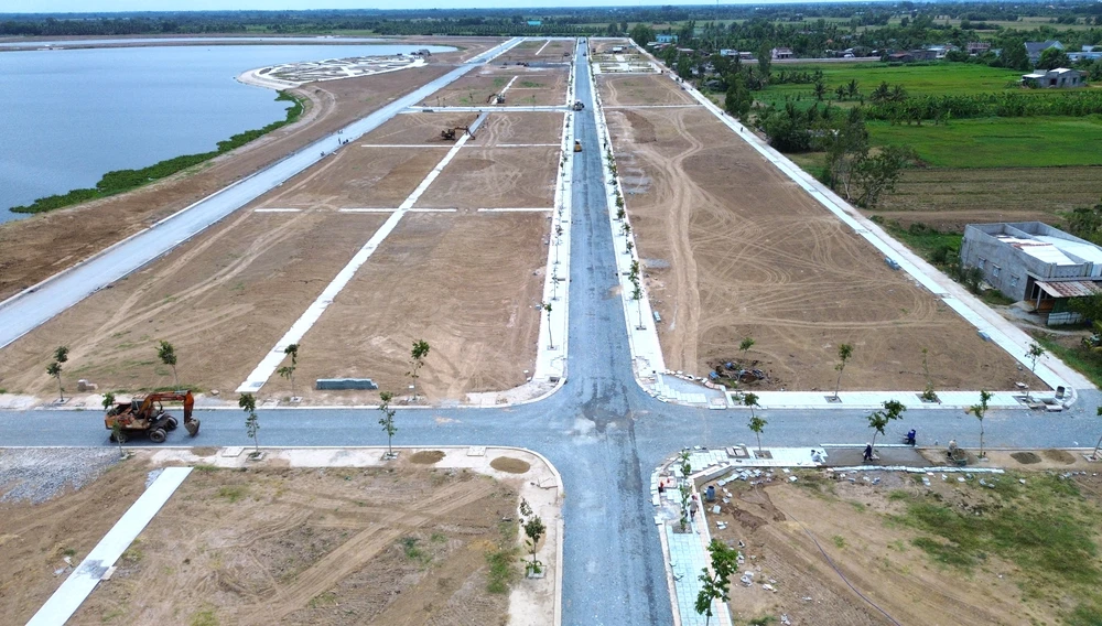 Hồ nước ngọc Lạc Địa 20.JPG