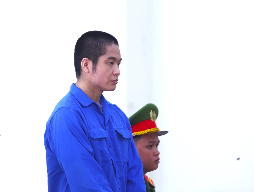 Có biết tôi là ai không 1.JPG