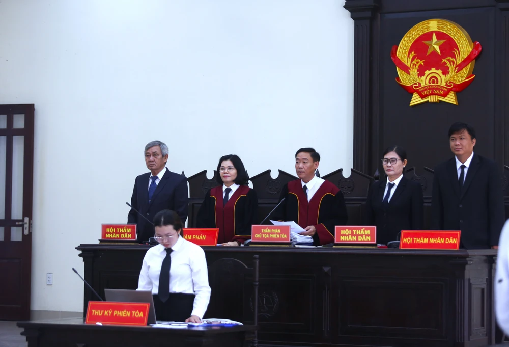 Có biết tôi là ai không 2.JPG