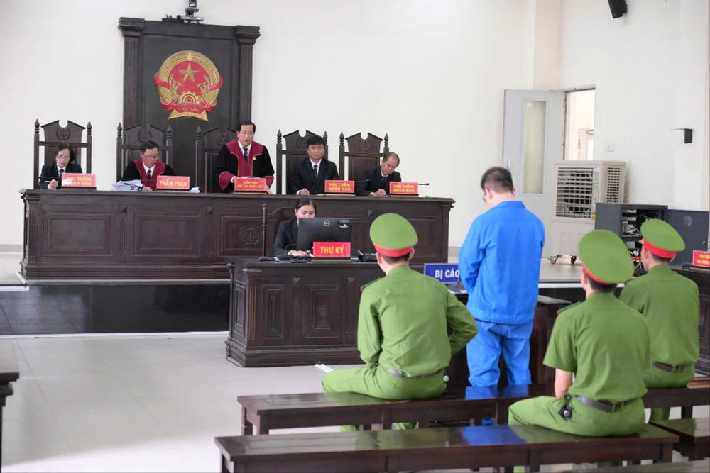 Chủ quán cà phê.jpg