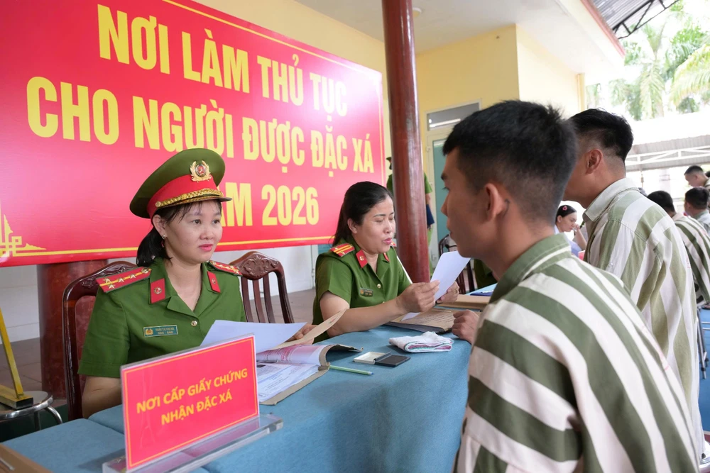 Trại giam Long Hòa (1).jpg