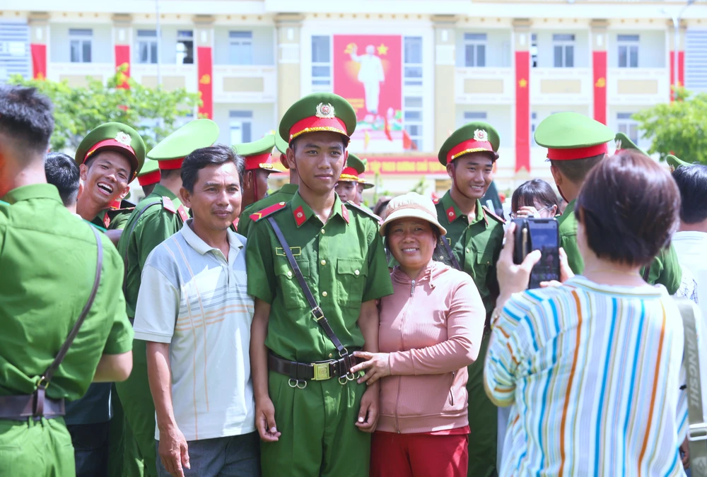 Trung đoàn CSCĐ 18.JPG