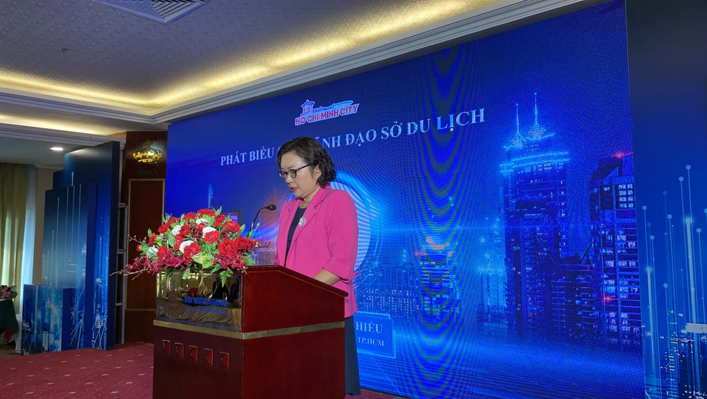 Bà Bùi Thị Ngọc Hiếu phát biểu tại hội nghị.