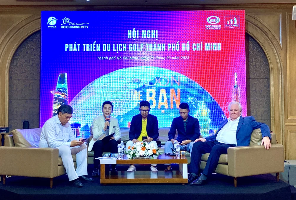 Các chuyên gia tham gia thảo luận tại Hội nghị