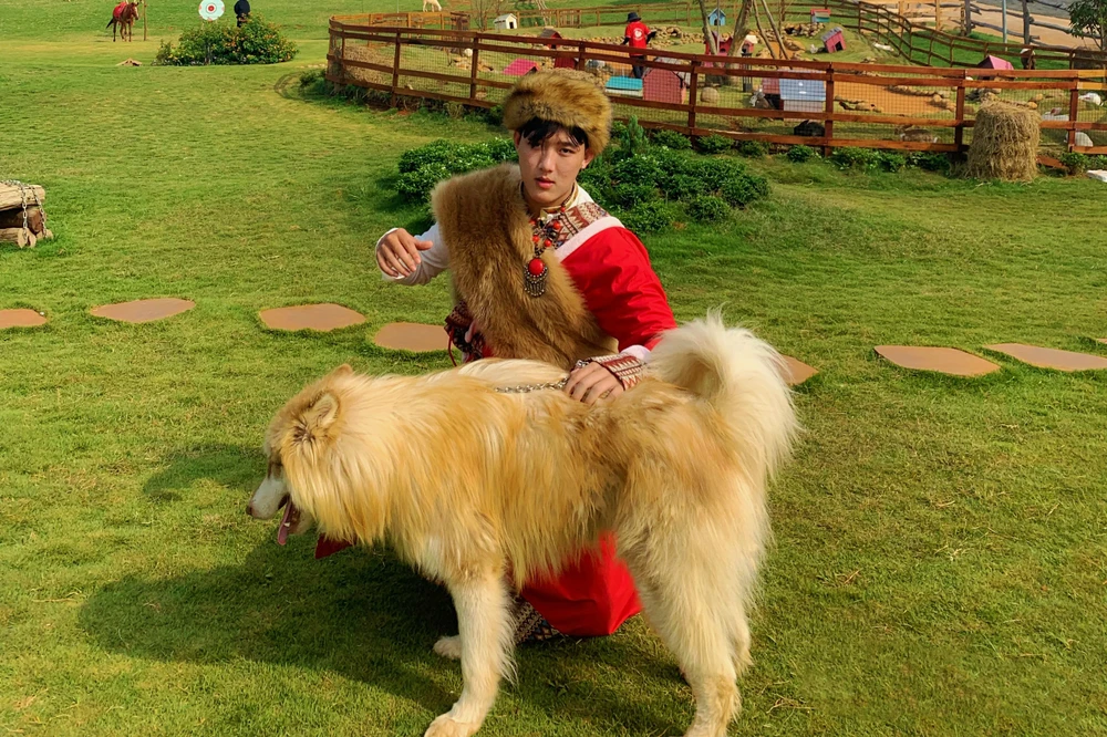 Hay hóa thân thành chàng trai Mông Cổ ẢNH : HOÀNG HIẾU