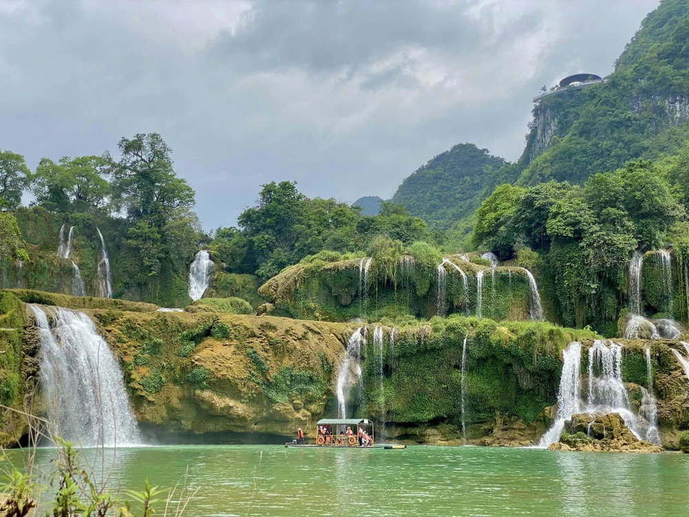 Thác Bản Giốc. Ảnh : NGUYỆT