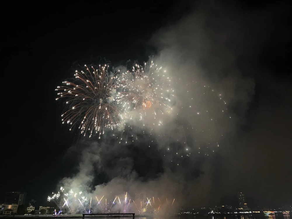 Lễ Hội pháo hoa năm 2023 được tổ chức tại Đà Nẵng. Ảnh: HOÀNG HIẾU Lễ Hội pháo hoa năm 2023 được tổ chức tại Đà Nẵng. Ảnh: HOÀNG HIẾU