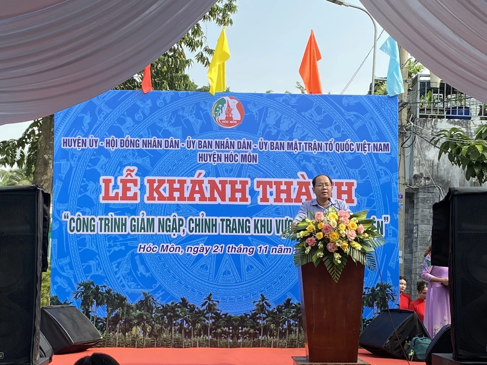 Ông Dương Hồng Thắng- Chủ tịch UBND huyện Hóc Môn phát biểu. Ảnh: HOÀNG HIẾU.