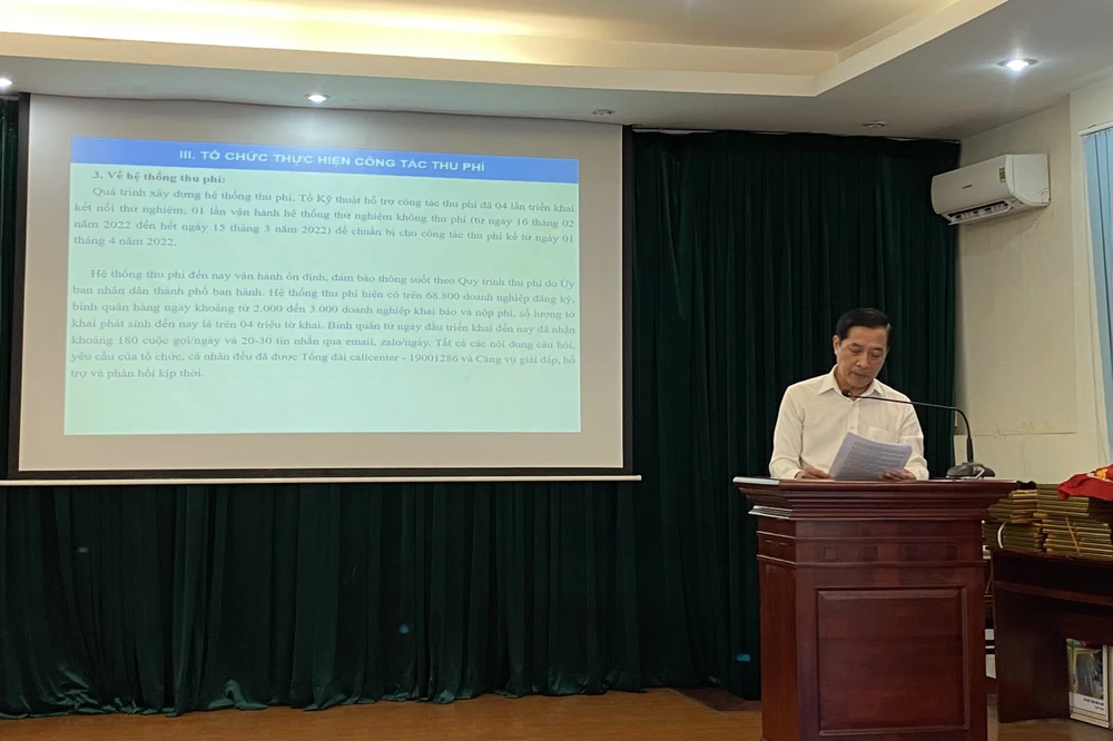 Ông Hà Thanh Sơn -Trưởng Phòng Quản lý giao thông đường thủy, Sở GTVT TP.HCM báo cáo thu phí cảng biển.