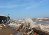 Sạt lở biển Cồn Bửng ‘nuốt’ cả rừng phòng hộ