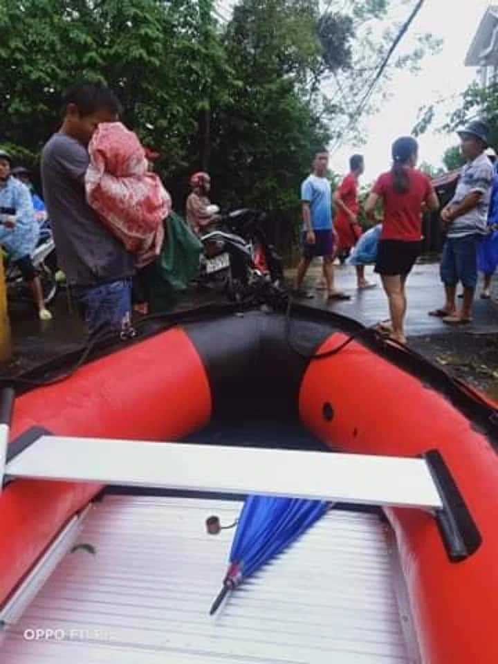 Bé trai 3 tuổi tử vong vì bị rơi xuống dòng nước lụt ảnh 1