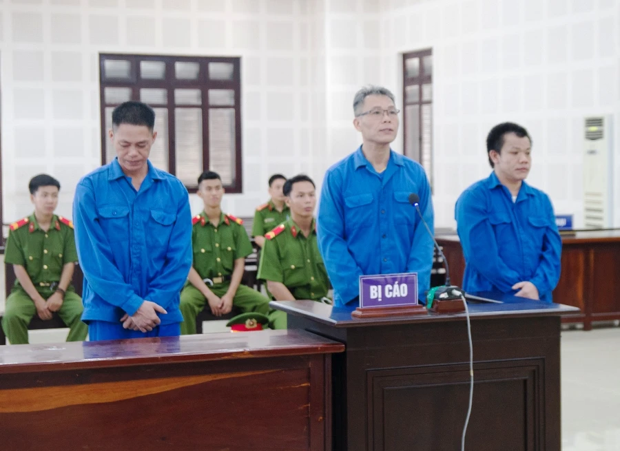 Các bị cáo tại phiên tòa. Ảnh: HH