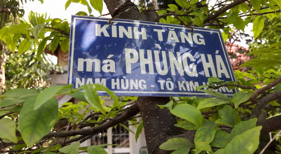 Đông đảo giới nghệ sĩ quy tụ về lễ tưởng niệm NSND Phùng Há