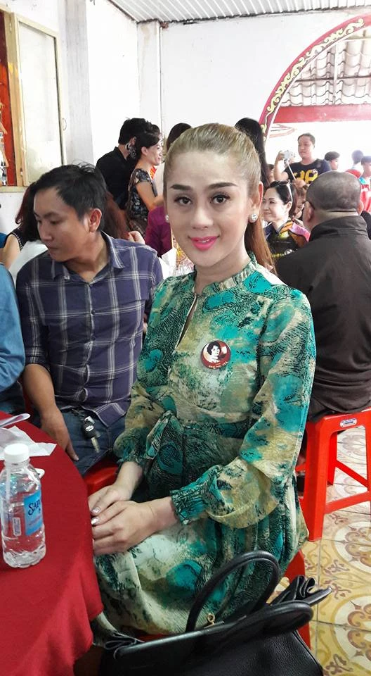 Đông đảo giới nghệ sĩ quy tụ về lễ tưởng niệm NSND Phùng Há