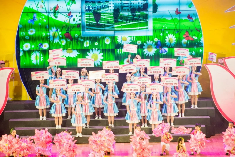 Có 61 đội văn nghệ tham dự.