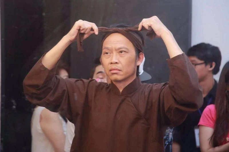 Hoài Linh vào vai cha nuôi nhân vật Hồng Phượng thủ diễn