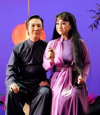 Nghệ sĩ Vũ Linh và nghệ sĩ Thanh Thanh Tâm trong vở diễn để đời của mình - Hòn vọng phu.