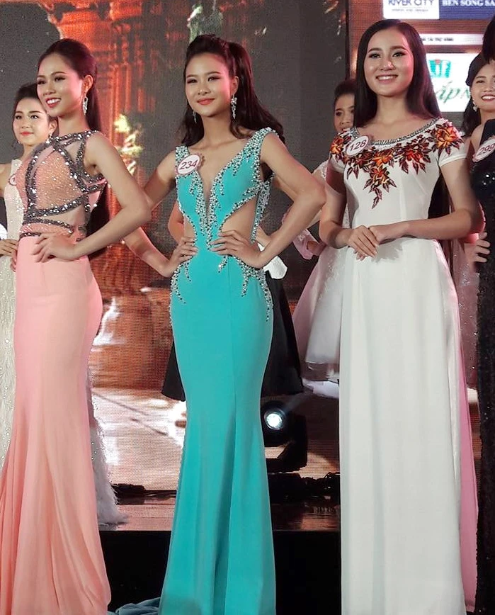 Ngắm 30 người đẹp lộng lẫy trước giờ chung kết Hoa hậu Việt Nam 2016 ảnh 8 Ngắm 30 người đẹp lộng lẫy trước giờ chung kết Hoa hậu Việt Nam 2016 ảnh 8