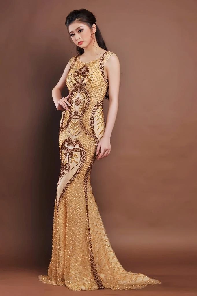 trang phục chung kết của thùy dương