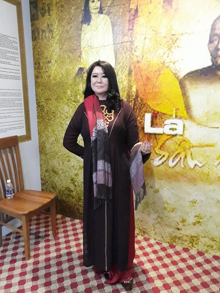 Các nghệ sĩ thích thú ngắm mình qua tượng sáp ảnh 3