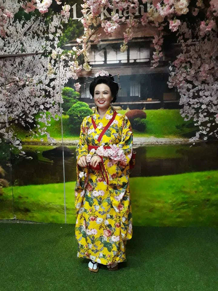 Các nghệ sĩ thích thú ngắm mình qua tượng sáp ảnh 17