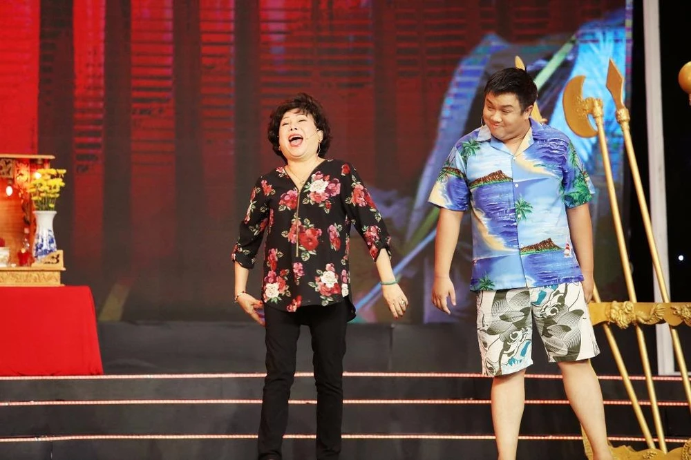 Gia Bảo diễn cùng nghệ sĩ Kiều Mai Lý 