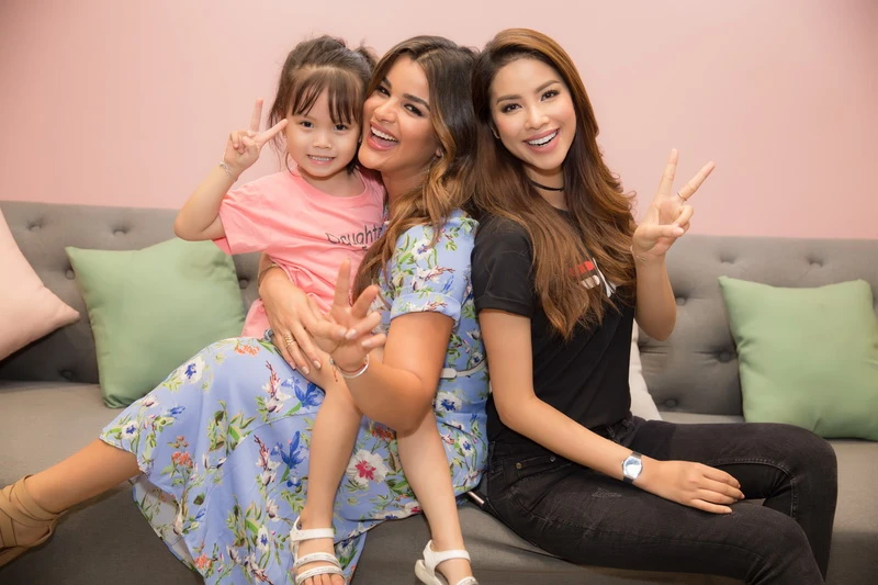 Hoa hậu Phạm Hương đọ sắc cùng hoa hậu Mỹ Latin ảnh 7