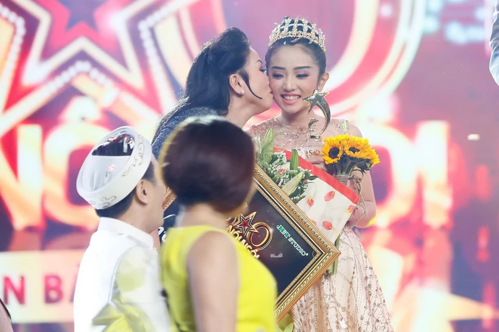 Cô bé hóa cáo làm khán giả bật khóc vì nhớ NS Khánh Nam ảnh 6