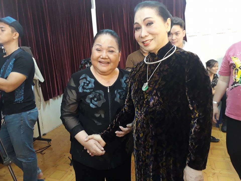 Hai người bạn lâu năm Bạch Tuyết, Ngọc Giàu hay xưng hô là mình với tui trong hậu trường