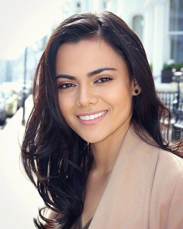 Ngắm nhan sắc quyến rũ của tân Hoa hậu Liên lục địa ảnh 10