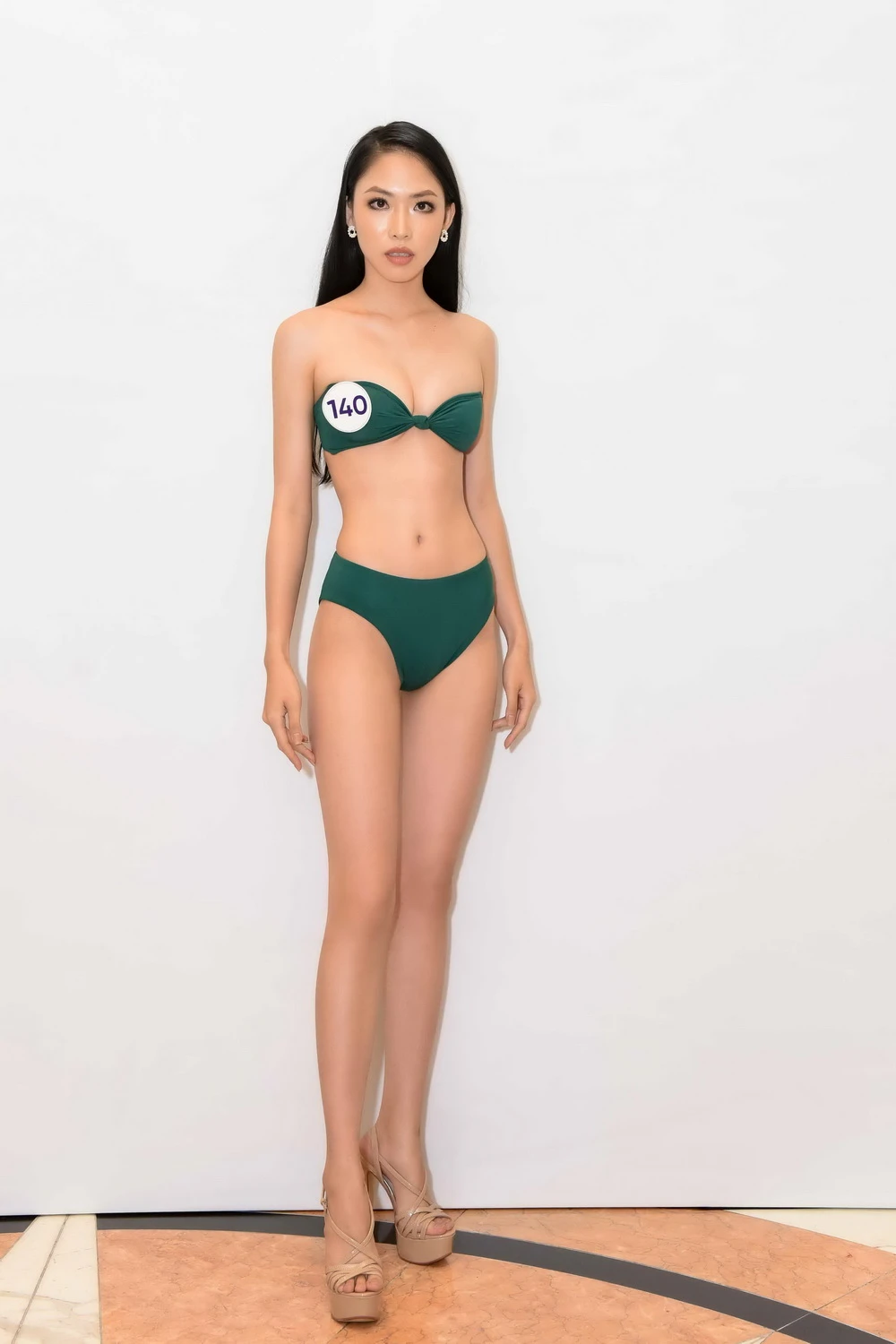Người đẹp Hoa hậu Hoàn vũ VN phía Bắc nóng bỏng với bikini ảnh 10