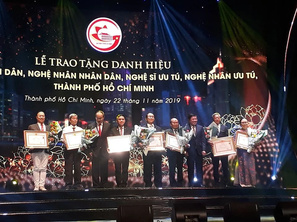 Hình ảnh TP.HCM trọng thể trao tặng danh hiệu NSND, NSƯT ảnh 21