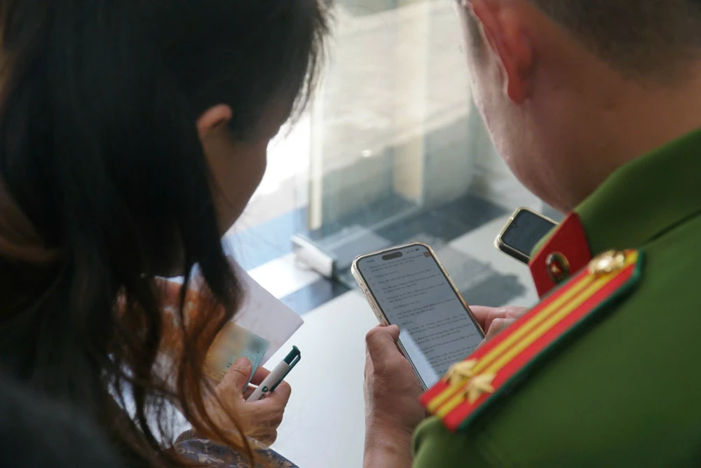 đăng ký cư trú.jpg