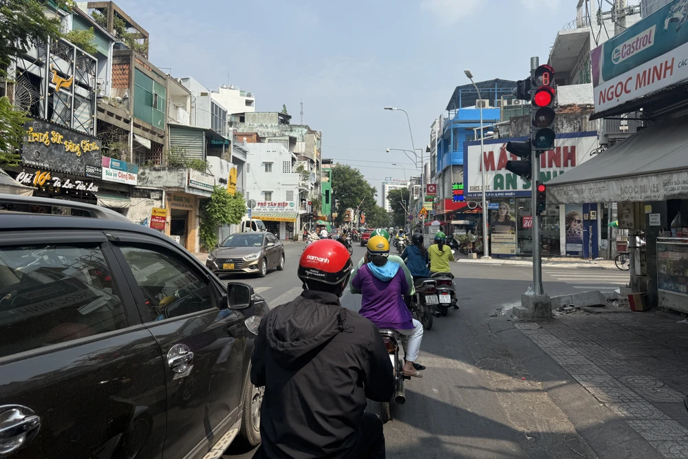 Đèn đỏ còn vài giây.jpeg