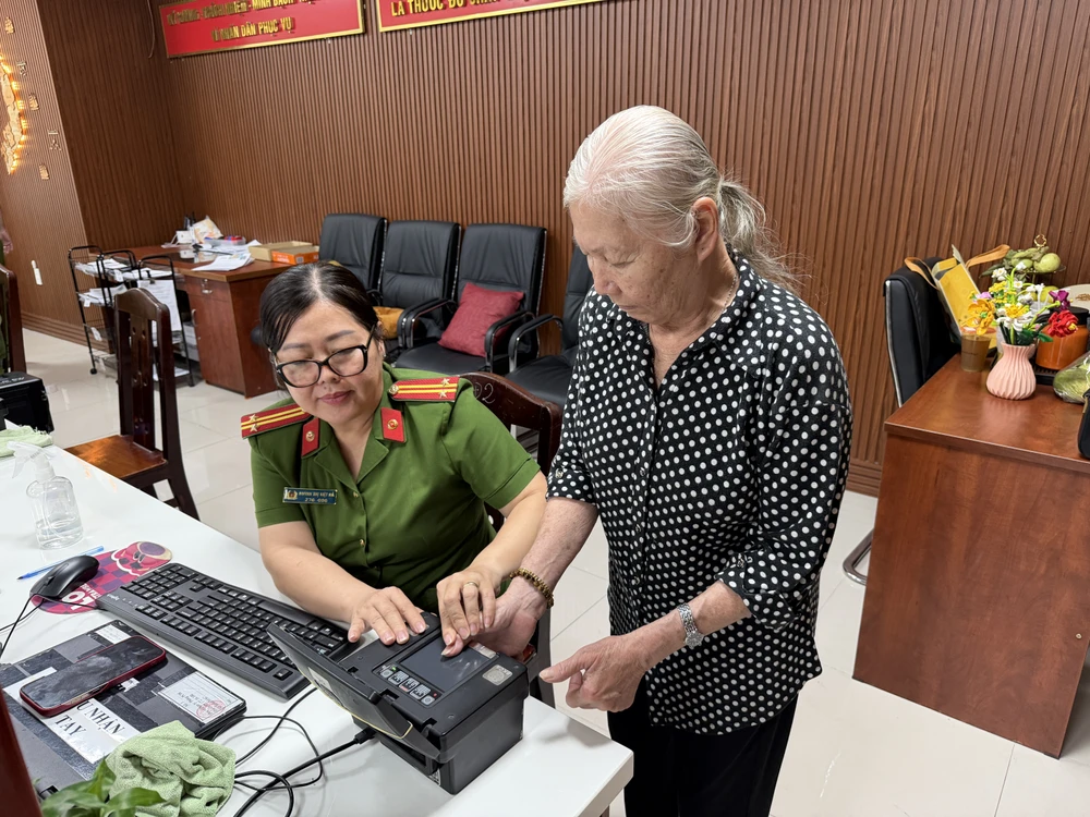 Thẻ căn cước.jpeg